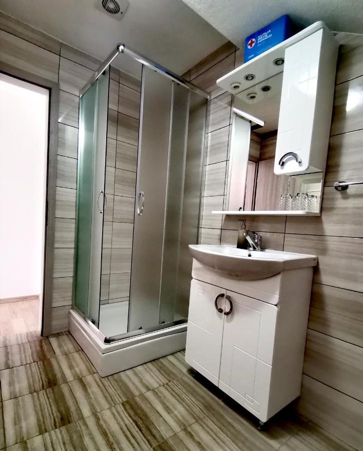 Apartmani "Marina" โอโทชาส ภายนอก รูปภาพ
