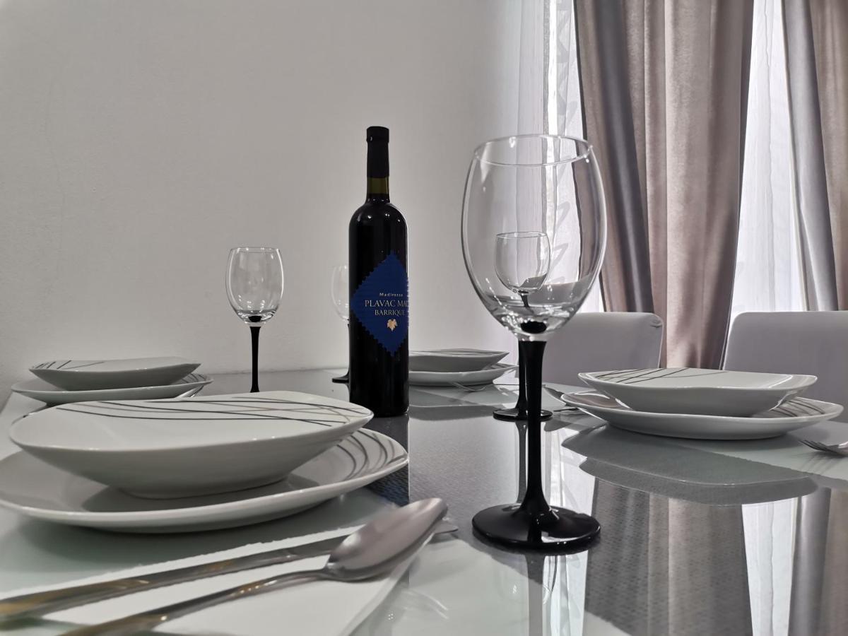 Apartmani "Marina" โอโทชาส ภายนอก รูปภาพ