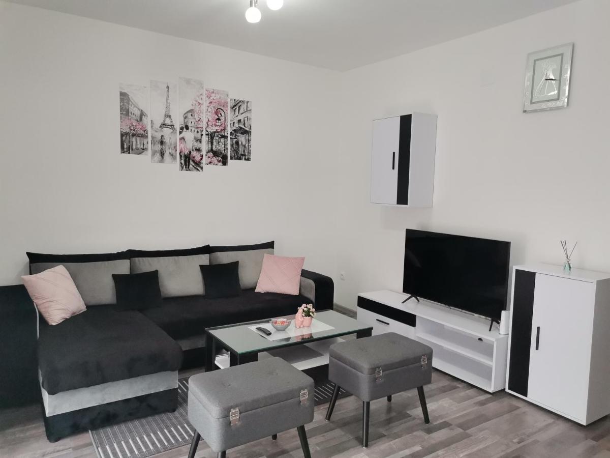 Apartmani "Marina" โอโทชาส ภายนอก รูปภาพ
