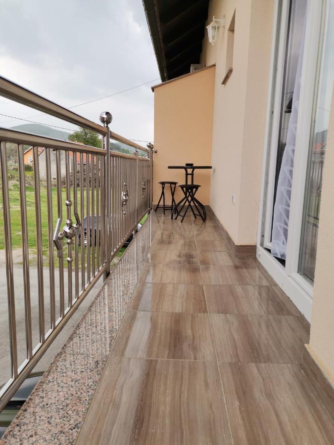 Apartmani "Marina" โอโทชาส ภายนอก รูปภาพ