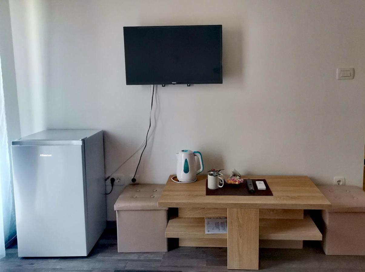 Apartmani "Marina" โอโทชาส ภายนอก รูปภาพ